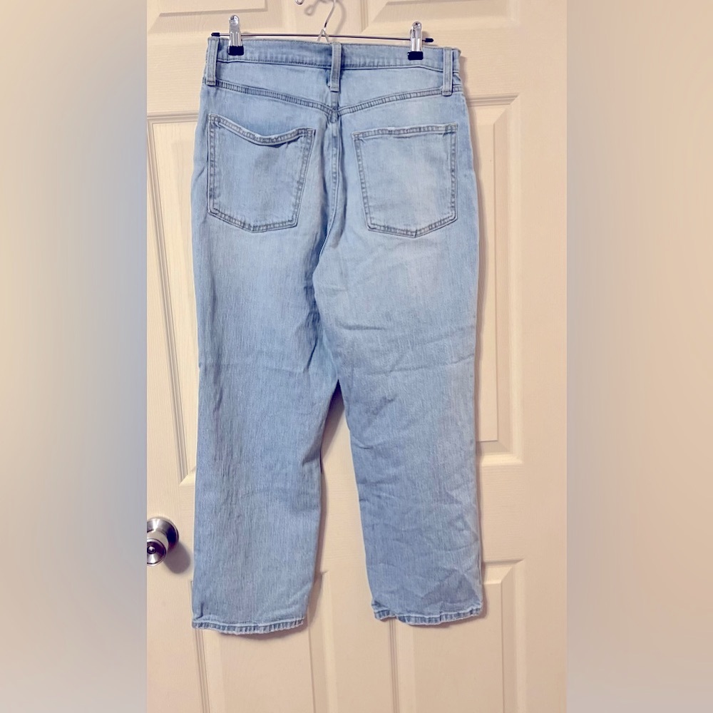 Universal Threads Women's  Ripped Light Washed Jeans - Picture 3 of 7
